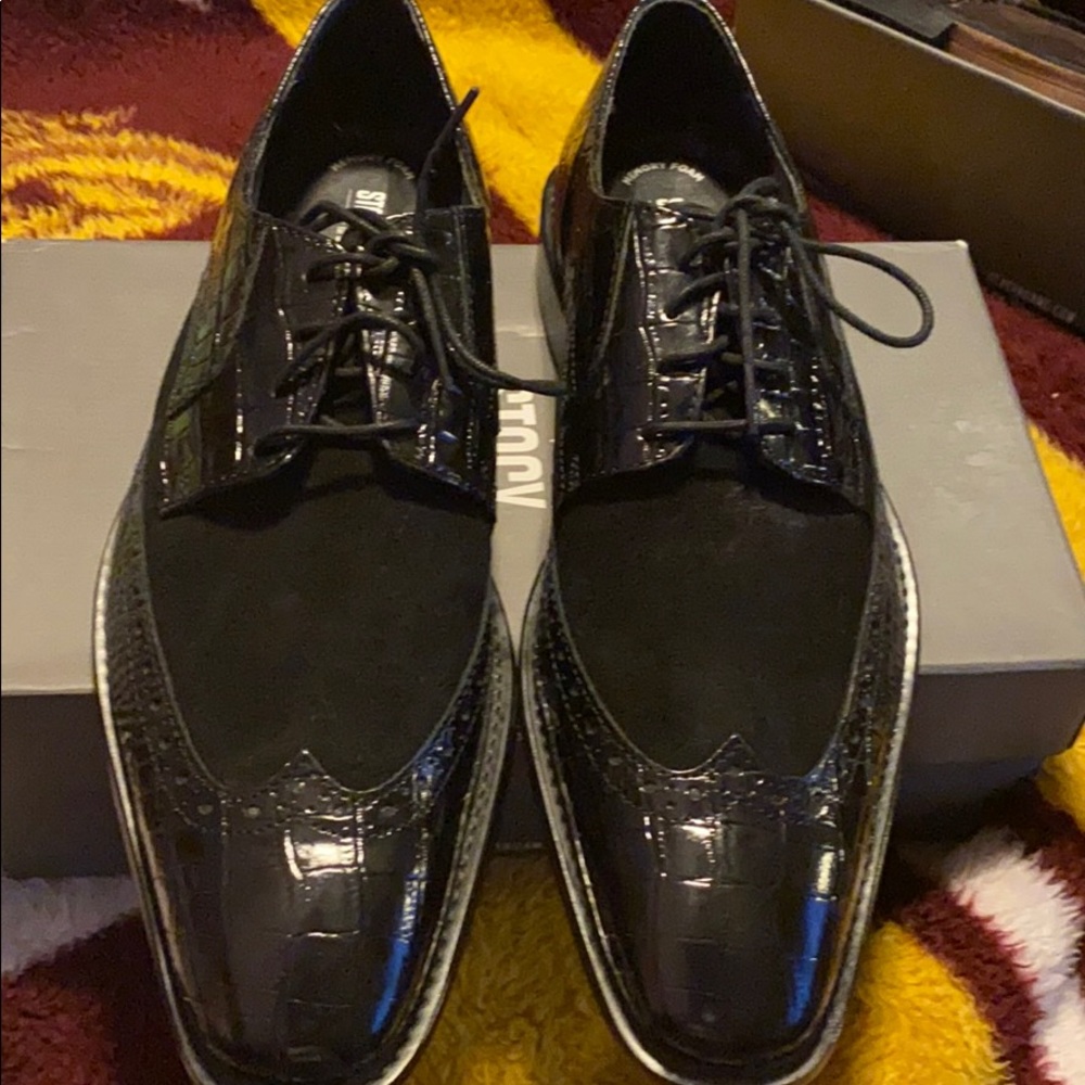 Men's dress shoes